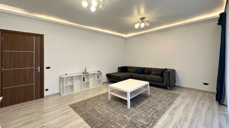 Vând apartament 3 camere 3 minute de Coresi complex ISARAN - Poză 1