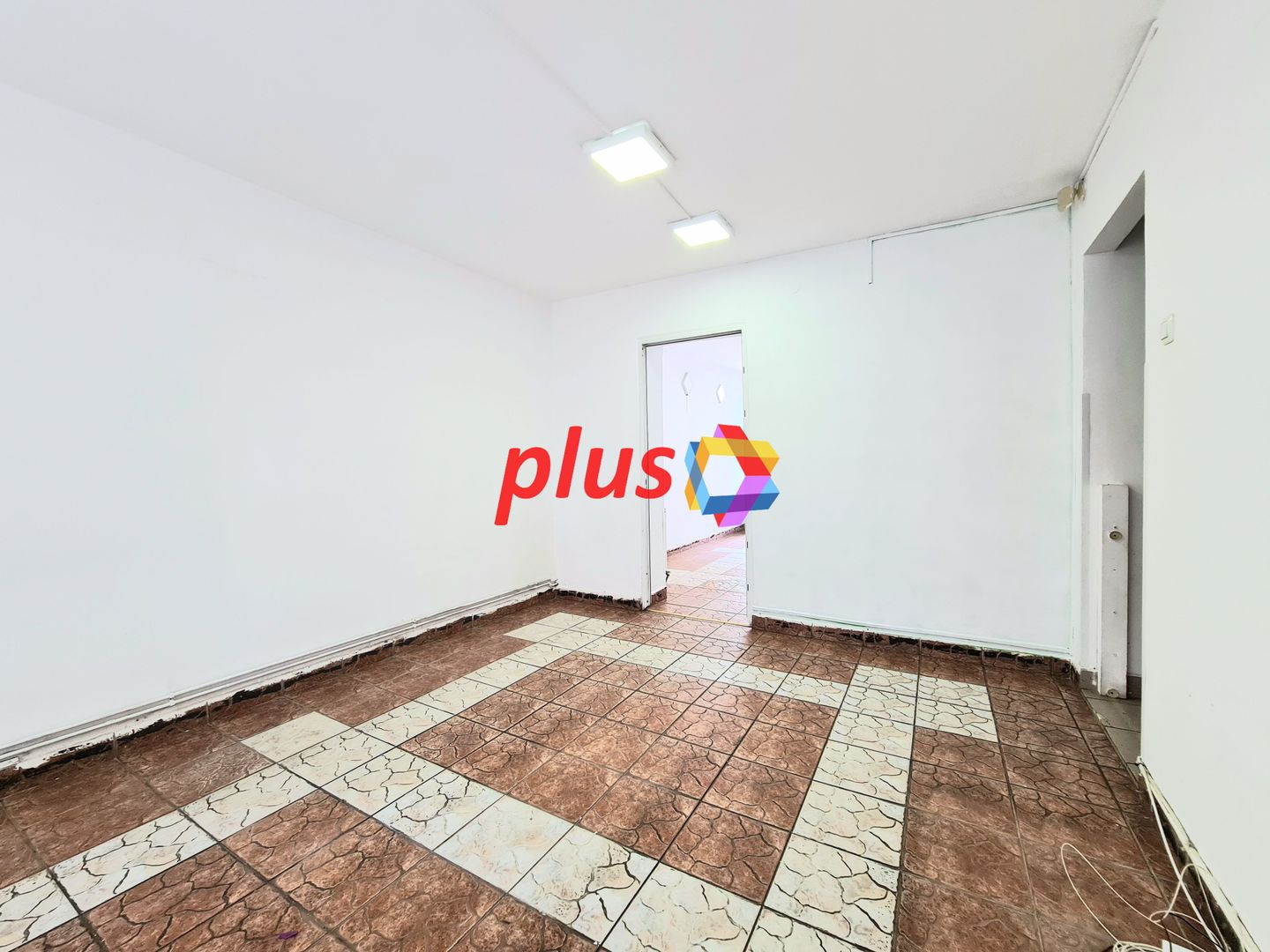 Spatiu comercial de închiriat cu vad Brașov - 55 mp # plus-imo.ro - Poză 3