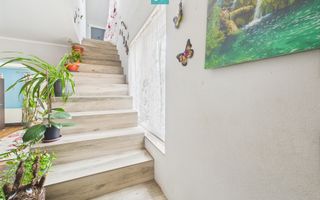 Casă spațioasă cu grădină în Topolovățu Mare - Poză 8