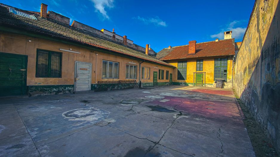 Cladire cu multiple spatii comerciale | P-ta Maria - Sinaia | 1425 MP - Poză 27