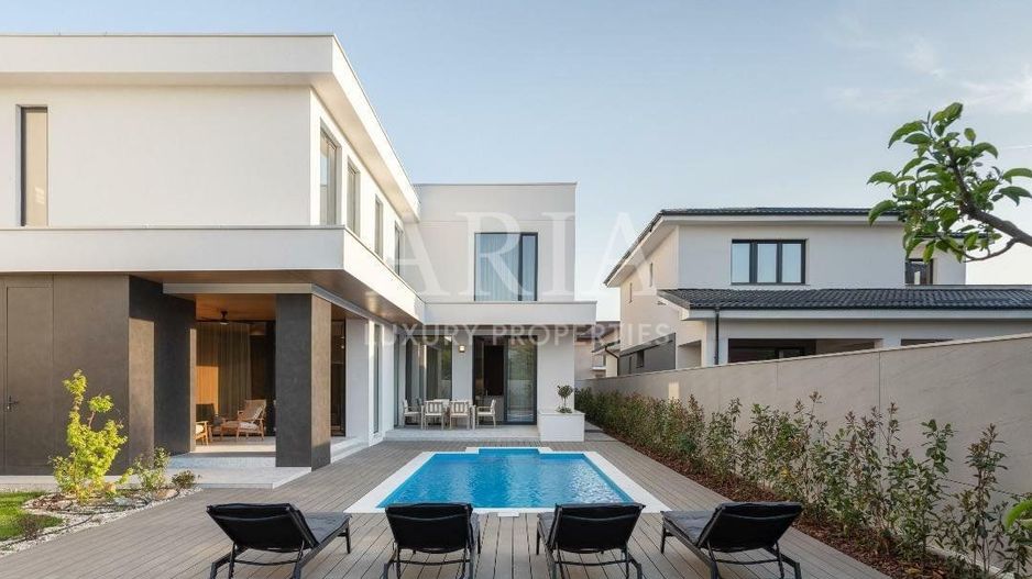 REZIDENȚĂ CONTEMPORANĂ CU DESIGN ICONIC | POZE REALE | - Poză 2