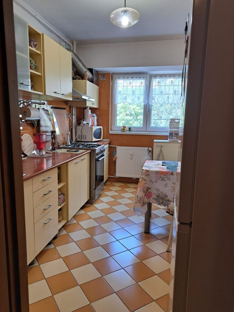 Apartament 3 camere, decomandat, etaj 2/10,  Militari - Pacii - Iuliu Maniu - Poză 4