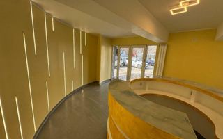 Spaţiu com. Clinica Stomatologică  în faţa staţiei STb S170 - Poză 2