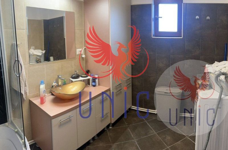 Casa, 4 camere, S+P+1E+M - Poză 10