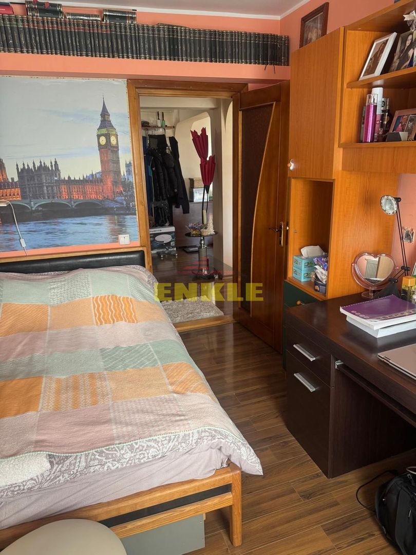 De vanzare apartament cu 3 camere,  zona Liceului Mihai Eminescu - Poză 6