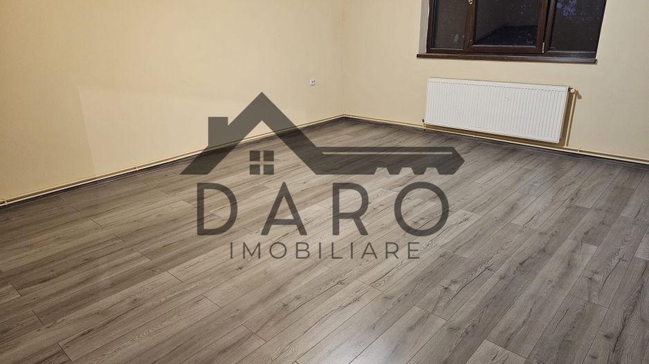 De vanzare casă lingă cetate - Poză 8