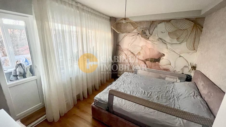 Apartament cu 3 camere - Etaj Intermediar - Bloc Fara Risc - Podu Ros - Poză 2