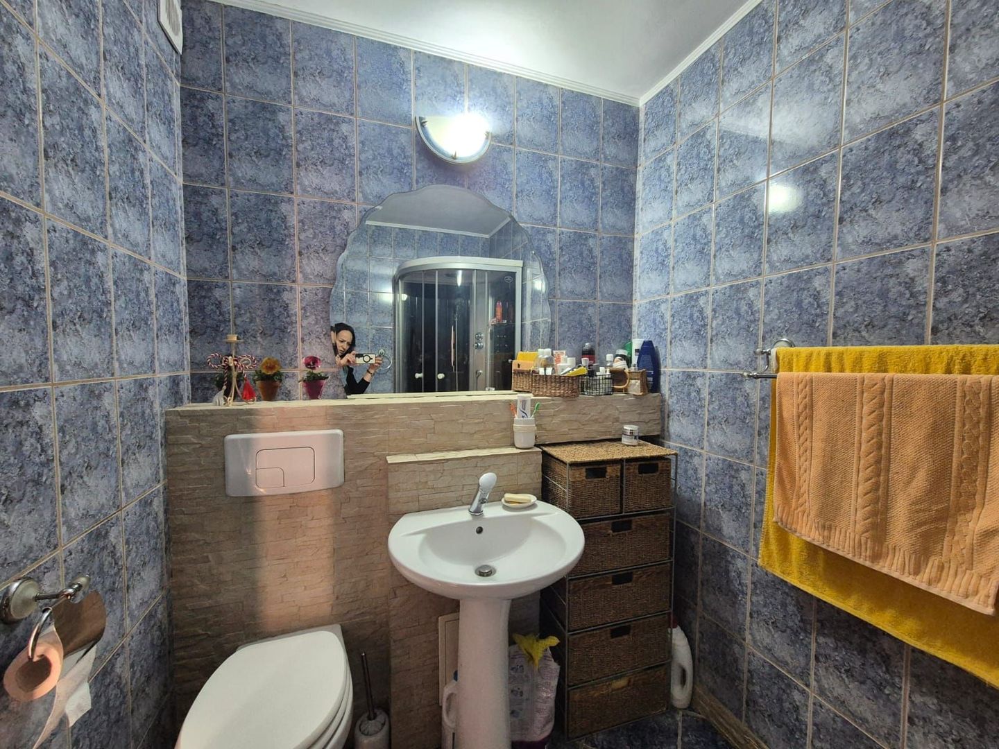 Ideal pentru un cuplu, apartament decomandat, însorit și foarte luminos. - Poză 14