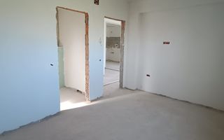Case pe parter Tunari, zona linistita, curte MARE 350m - Poză 7