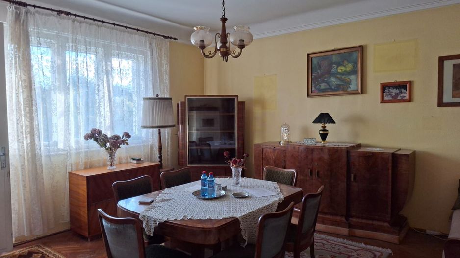 Apartament cu 3 camere si garaj in zona centrală - Poză 4