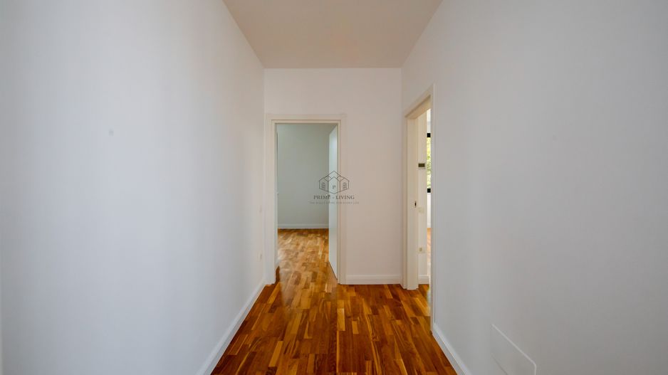 VILA SUPERBĂ CU 4 DORMITOAARE ȘI PISCINA LA INCHIRIERE - Poză 24