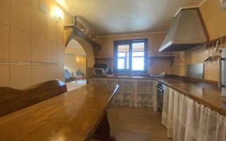 Vanzare casă la poalele Bucegilor!Potential pt. locuinta sau pensiune - Poză 10