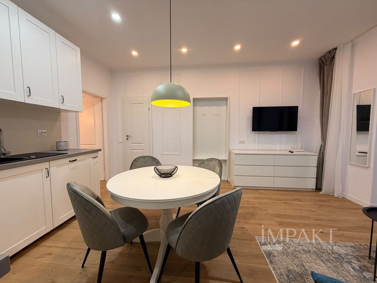 Apartament 2 camere de închiriat, cu curte și ciubăr - Poză 3