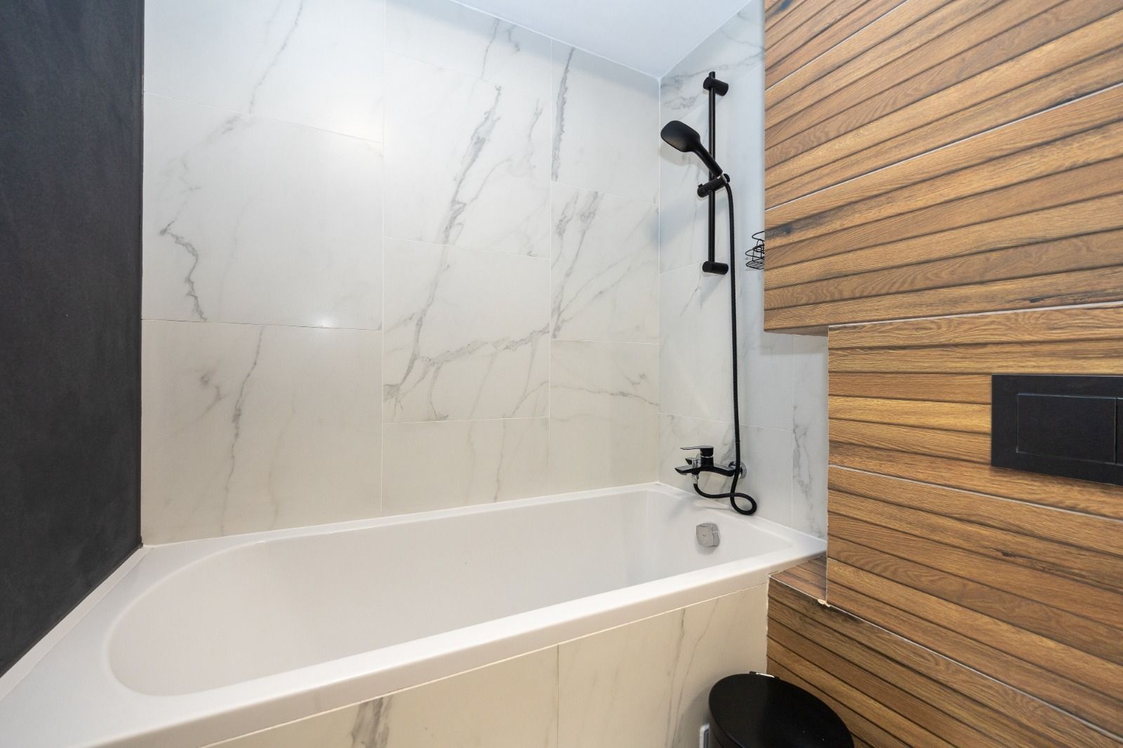 Apartament Alphaville cu vedere superba spre Tampa - Poză 19