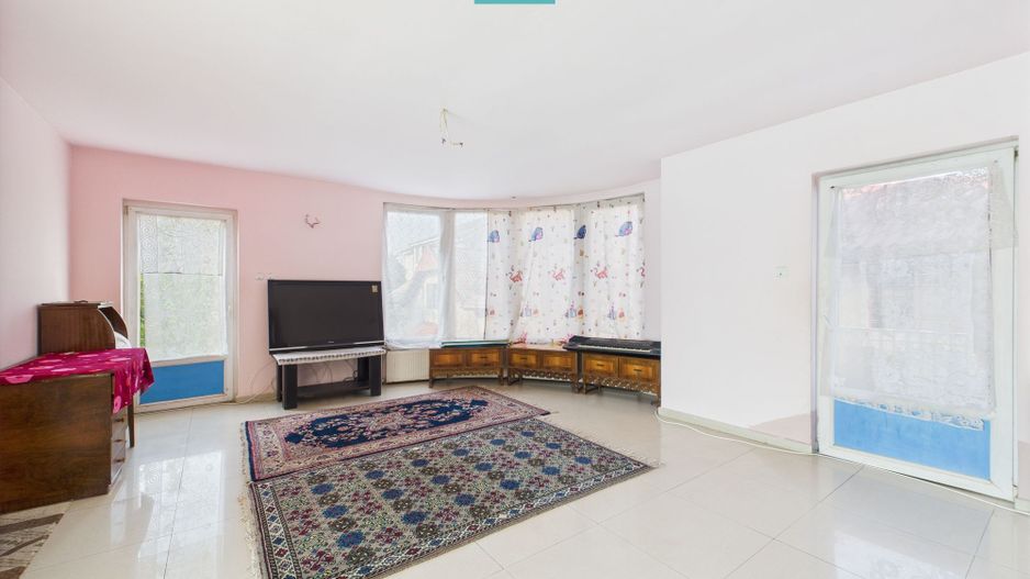 Casă P+E+M în zona Mehala pe arteră principală - Poză 8