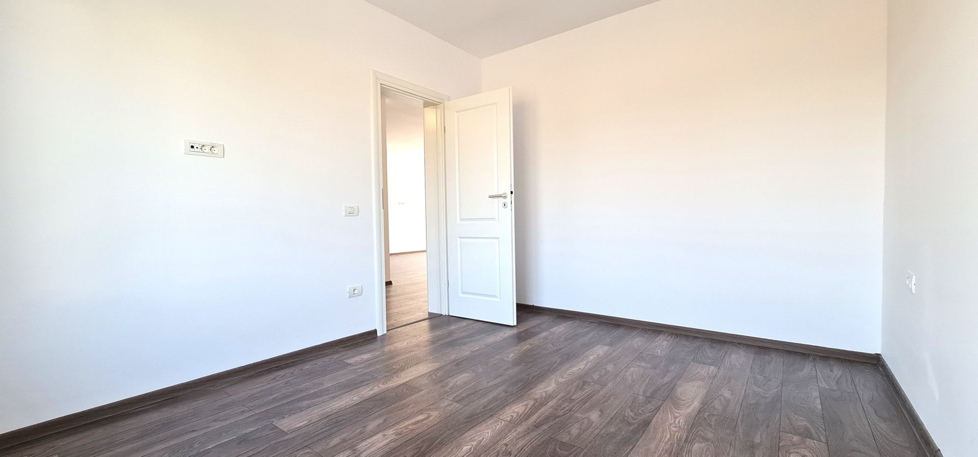 Casa individuala 3 camere finalizata cartier Izvor Tarlungeni Brasov - Poză 15