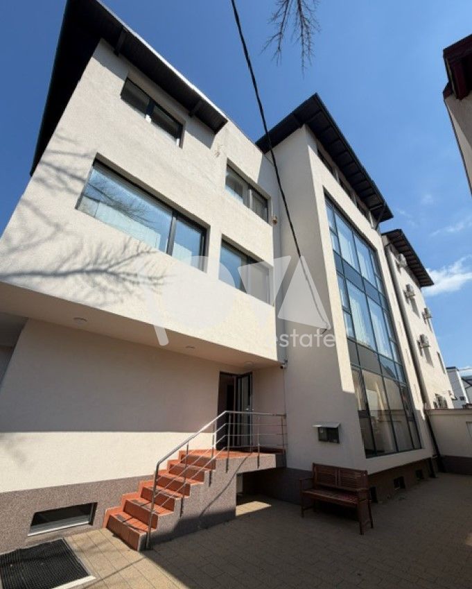 De închiriat: clădire birouri - clinică - 800 mp - renovată - Poză 1