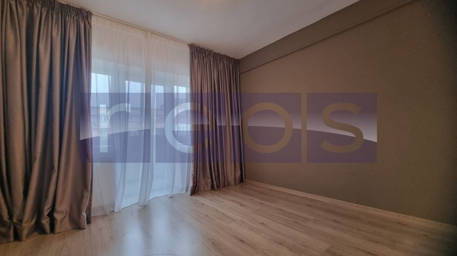 VANZARE- 6 CAMERE-PENTHOUSE -UNIRII -et 8-9 - Poză 2