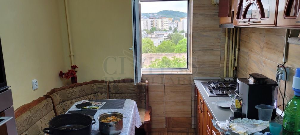 4 camere zona Casa Piratilor, 80 mp, decomandat - Poză 2