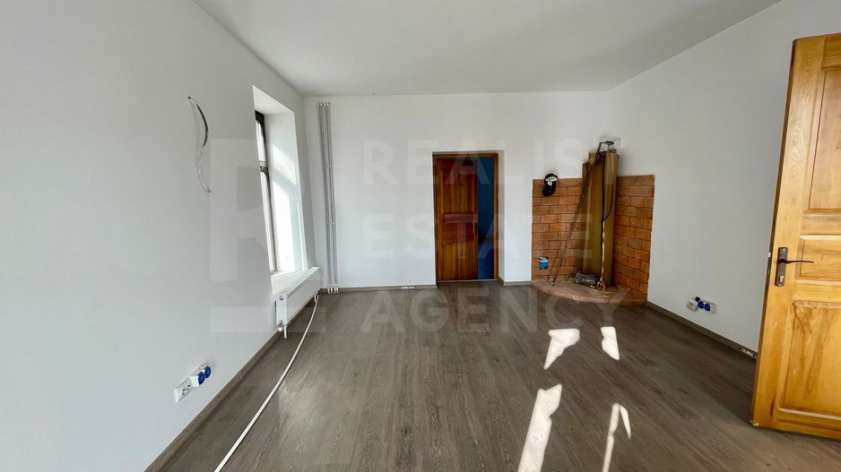 De vânzare – Clădire impresionantă, 11 camere, 9 dormitoare, Păcurari - Poză 16