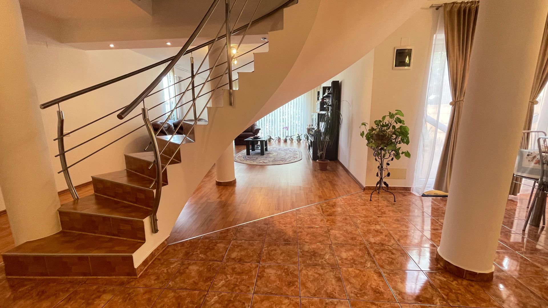 Casa individuala P+M,spatioasa in zona Mircea Cel Batran - Poză 6