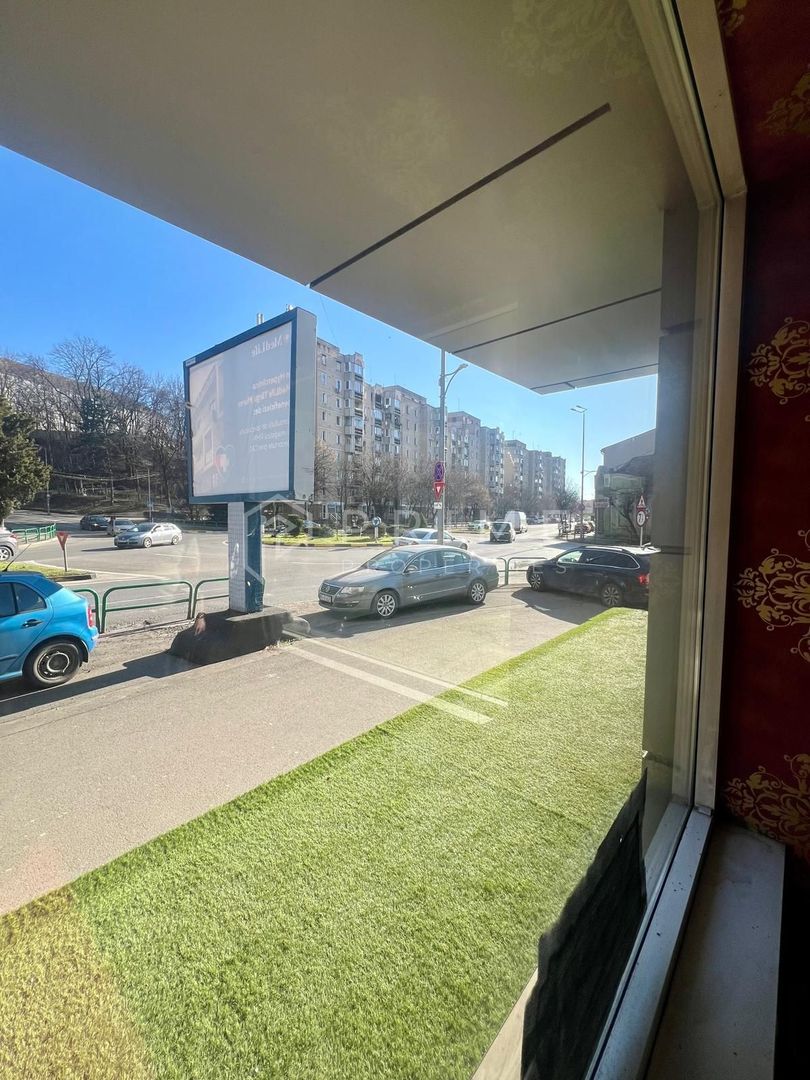 Spatiu comercial 150 mp | Zona 7 Noiembrie | Vad exceptional - Poză 1