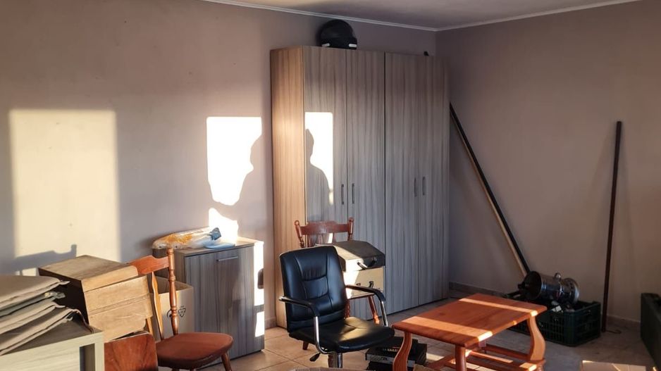 Casa cu teren de 14340 mp în Jebel/Pretabila pentru afacere - Poză 5