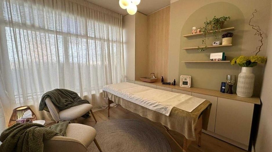 Inchiriez camera masaj sau terapii diverse intr-un centru holistic - Poză 1