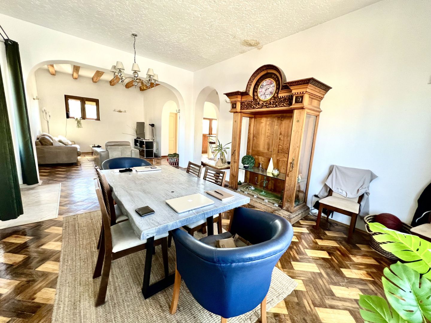 Penthouse de Poveste cu Design Arhaic-Modern și Terasă Panoramică - Poză 18