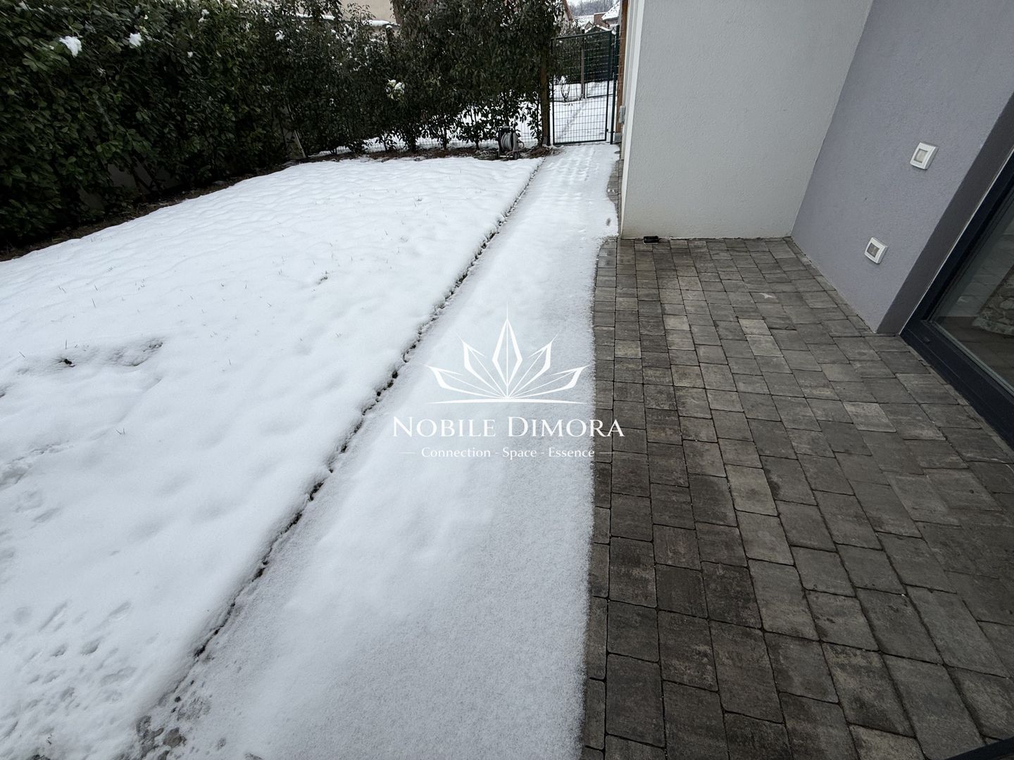 Casa moderna cu 4 camere, 2 bai, terasa si gradina de 50mp - zona Crisan - Poză 2