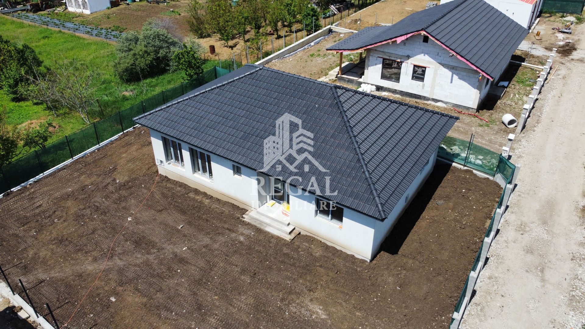 Casă de vânzare în Buituri – ideală pentru personalizare - Poză 11