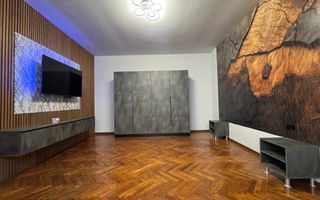 Garsonieră 42 mp complet renovata, zonă centrală, vis-a-vis Teatrul Dramatic - Poză 1