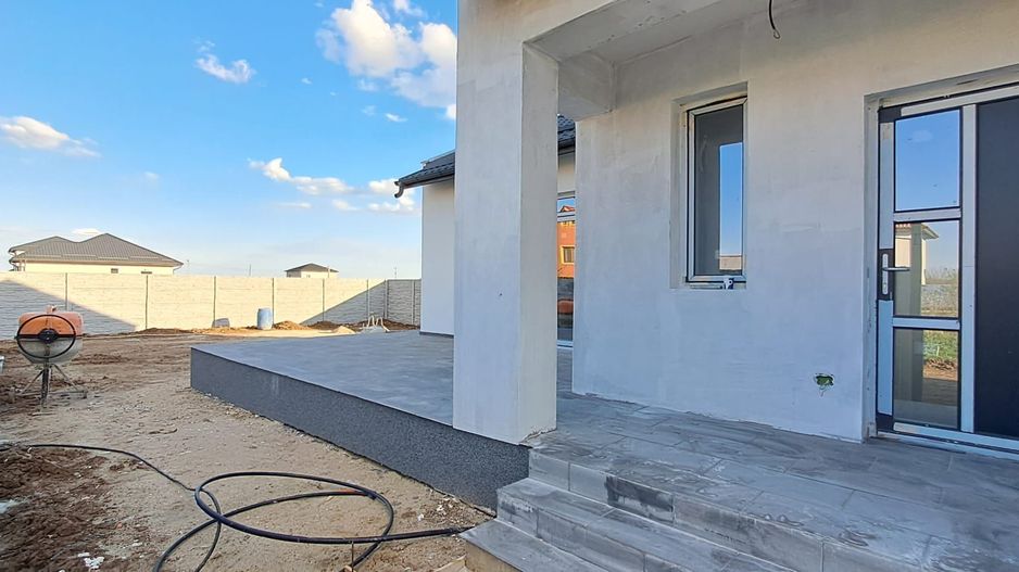 Casa individuala Dragomiresti Deal, utilitati, statii STB la 700 metri - Poză 5