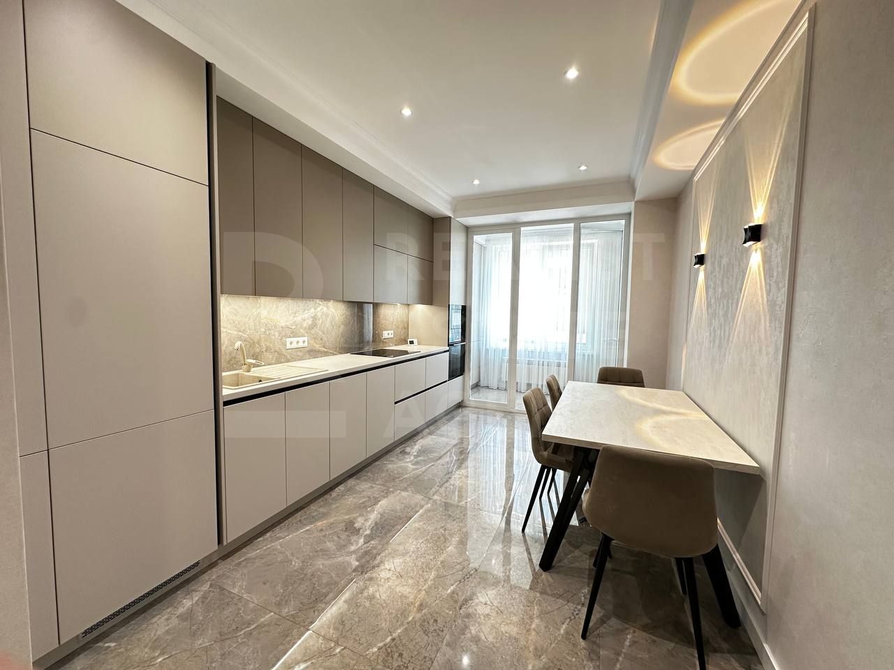 Chirie apartament, 3 camere, str. Constantin Stere, Centru - Poză 2