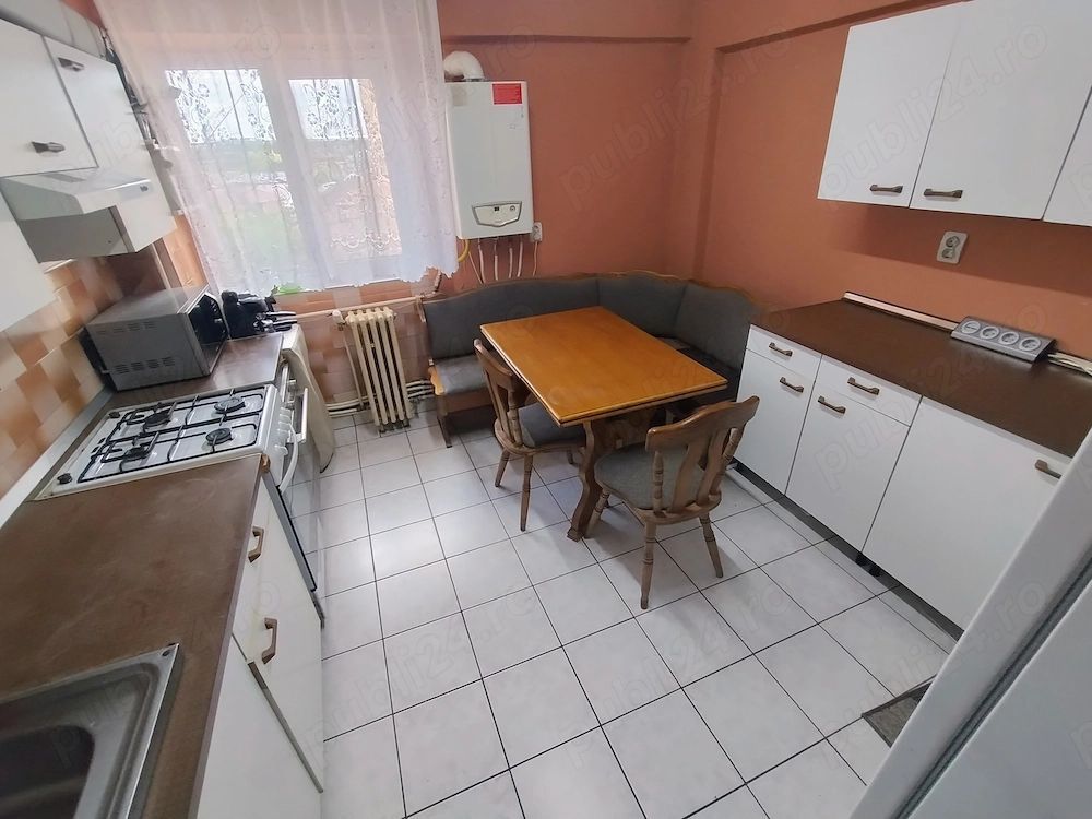 BRASADAS vinde ap 4 cam 2 băi etaj 3/8 84 mp. - Poză 2