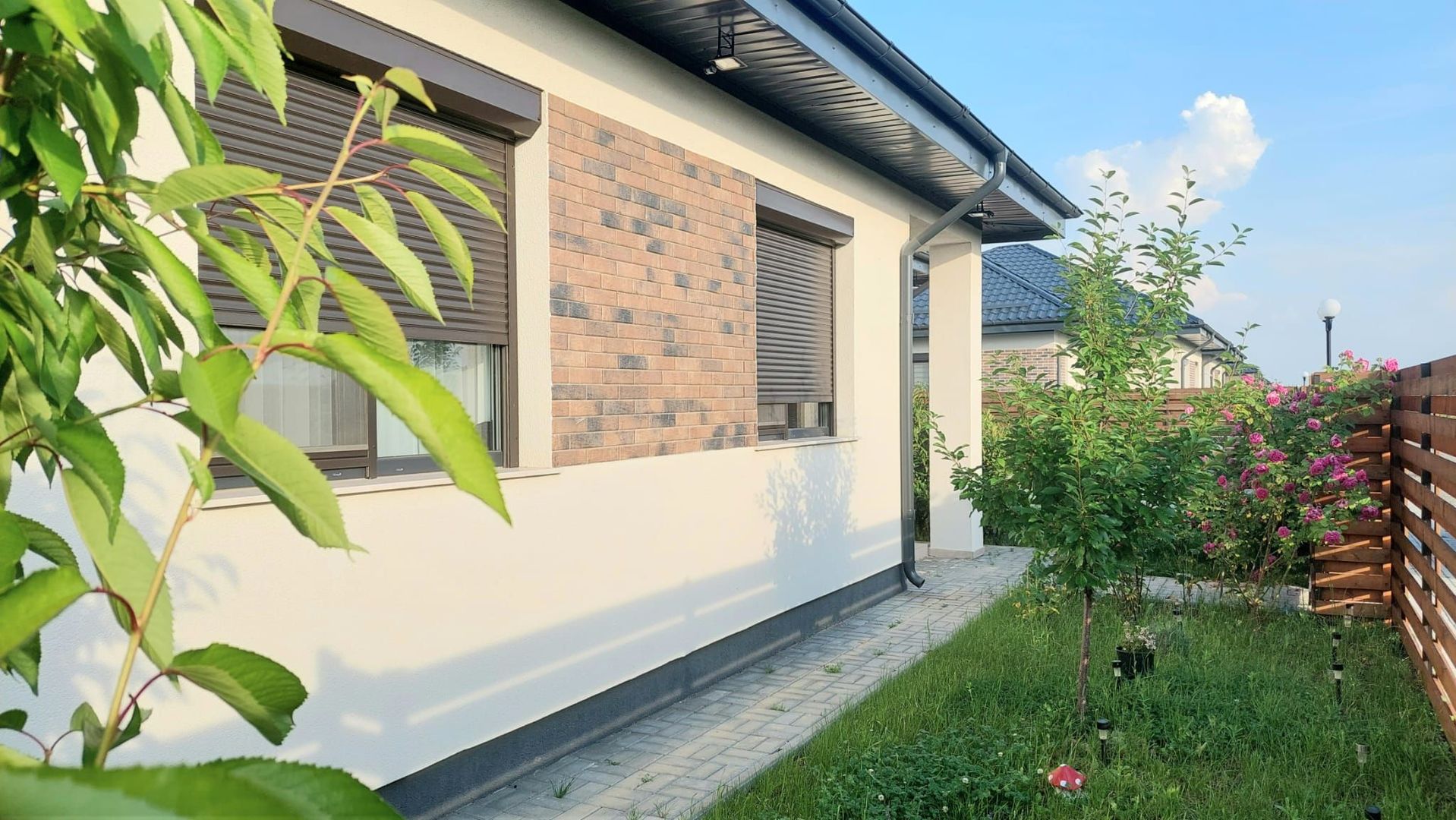 Casa individuala in Corbeanca, mobilata si utilata, gata de locuire. - Poză 11