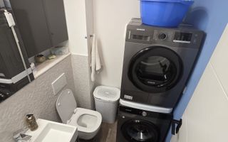 Trei camere decomandat ultra-renovat 2 bai Mcdonalds etaj 2 - Poză 12