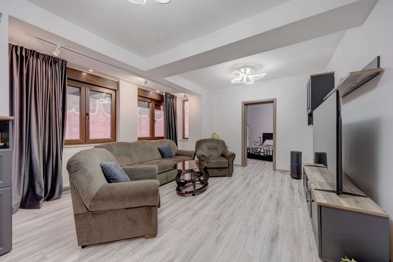 3 Camere Ultracentral Cismigiu Berzei  Renovat Mobilat Utilat complet - Poză 1