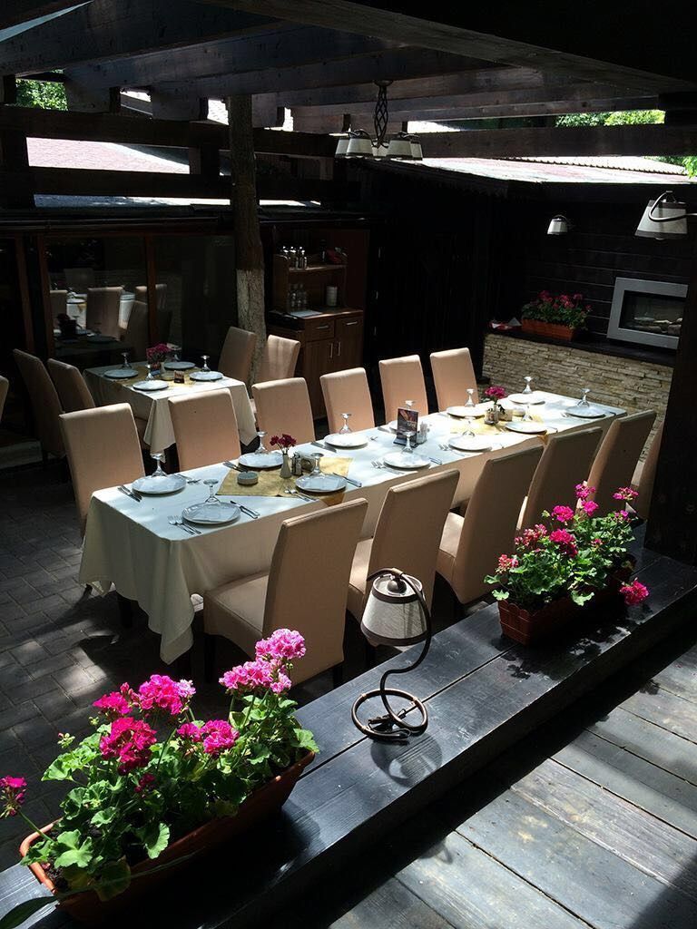 Restaurant de prestigiu cu 30 ani de traditie Parcul Carol - Poză 6