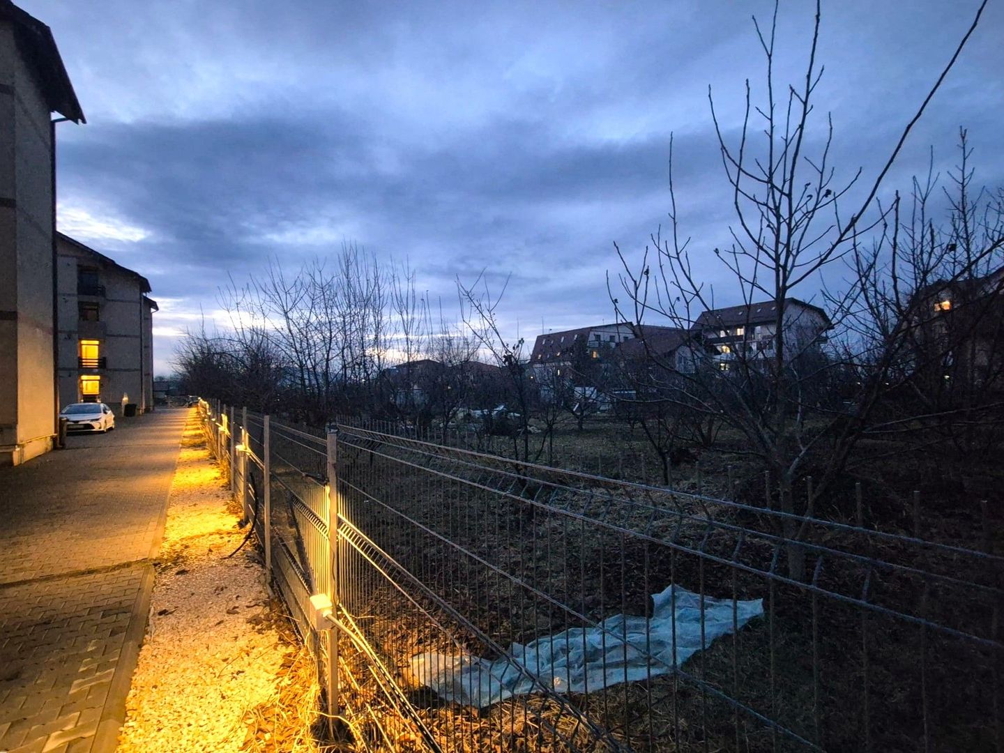 Bloc nou, sectiune mare, apartament 3 camere cu semineu, terasă mare si garaj - Poză 22