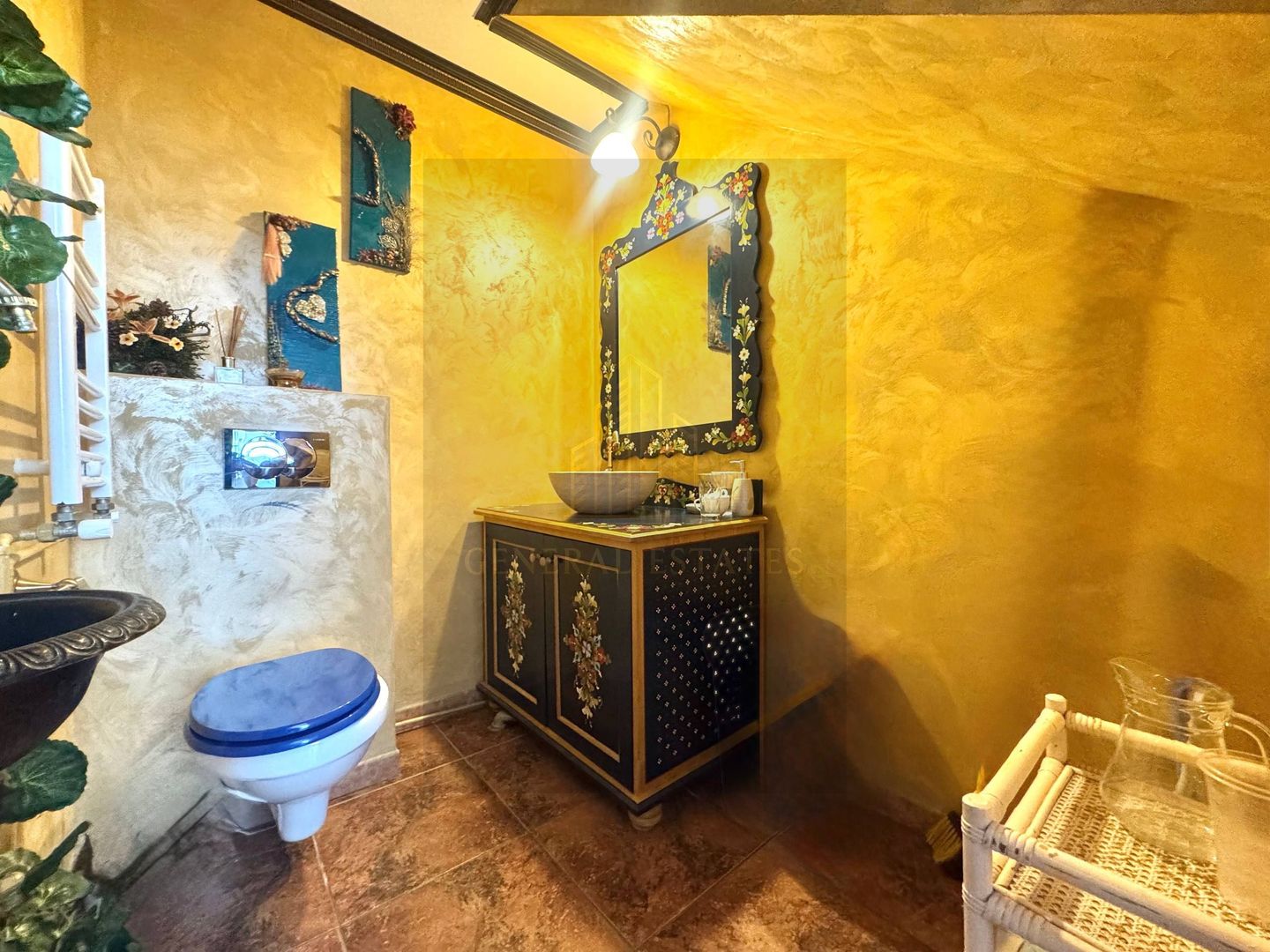 Spre Vânzare Proprietate remarcabilă cu 6 camere în inima Iașului ! - Poză 11