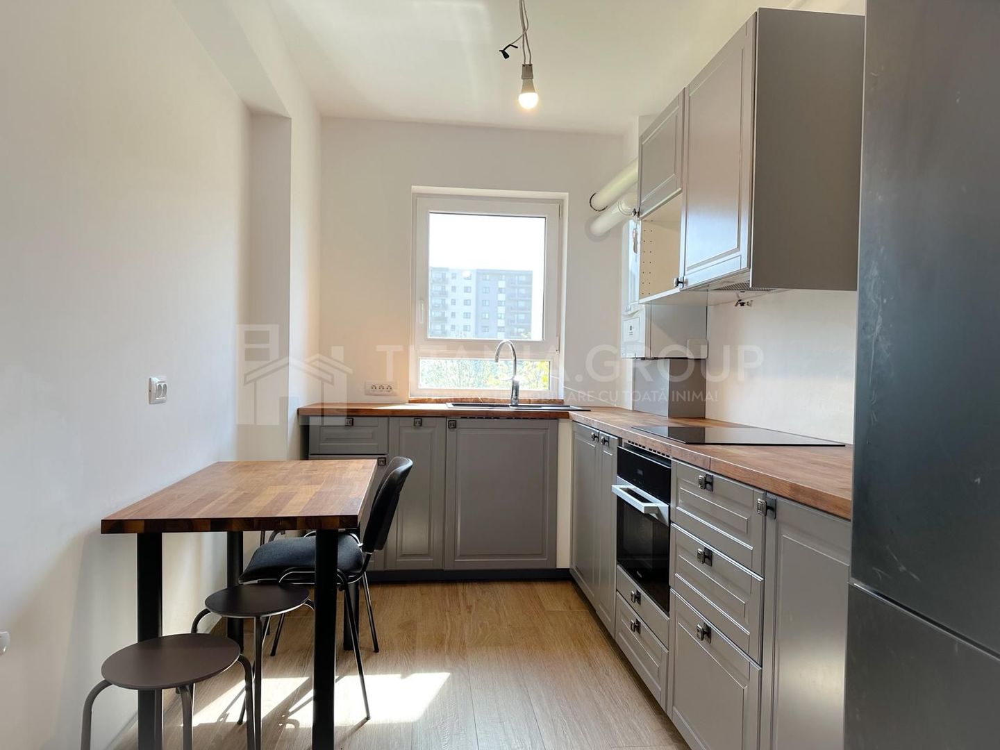 Apartament 2 camere,  decomandat, 2 locuri parcare, Tractorul - Poză 1