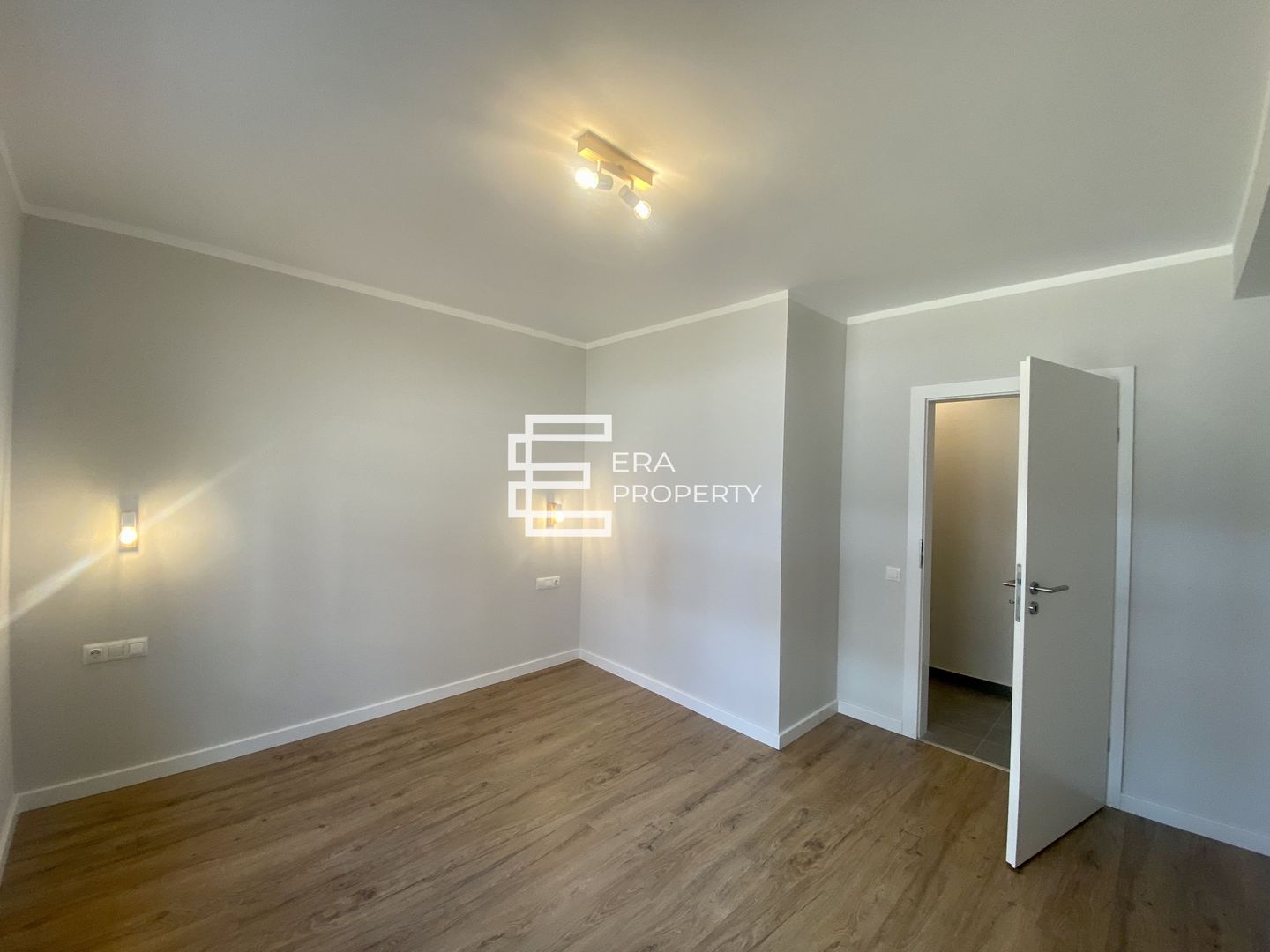 Apartament 3 camere,  76 mp, zona Industriala Vest - Poză 2