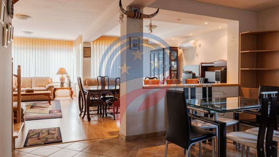 Vila superba cu cinci camere zona centrala - Poză 9