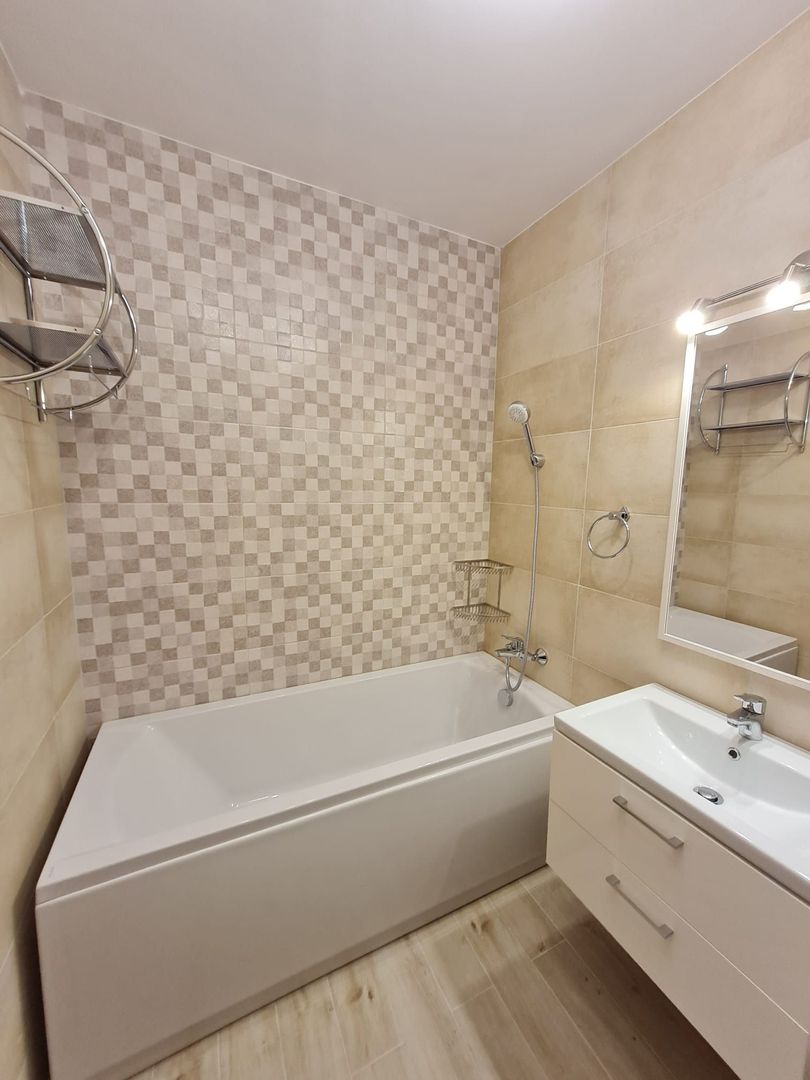 Lux la 5 minute de Iulius Town - Poză 22