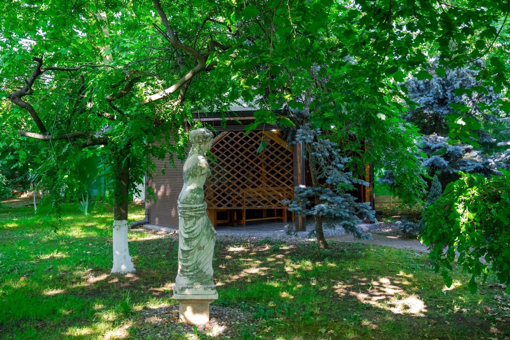 REȘEDINȚĂ DE EXCEPȚIE ÎN OTOPENI | 2.800 MP TEREN | ELEGANȚĂ, ARTĂ ȘI INTIMITATE - Poză 16