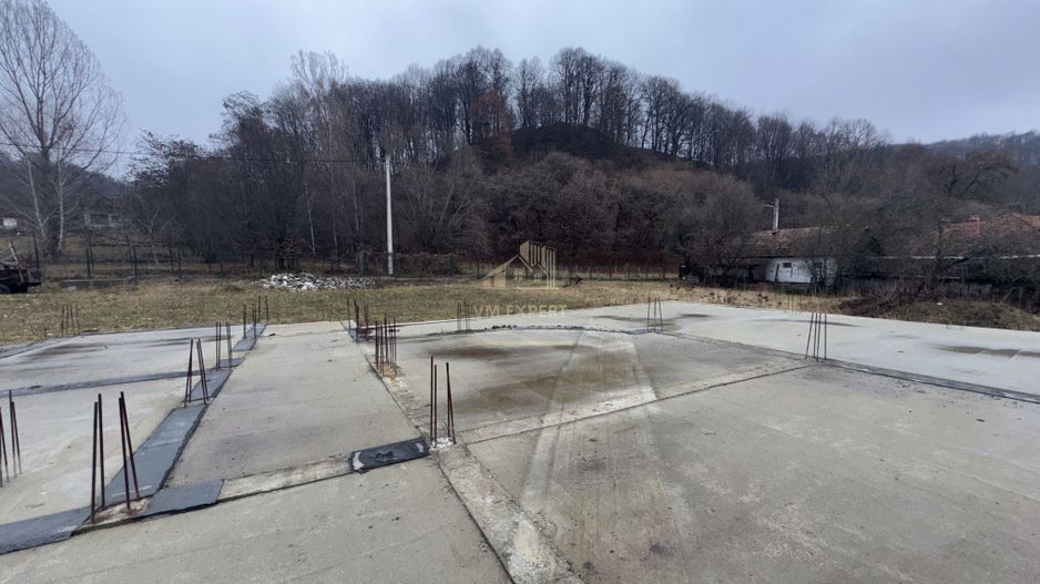 TEREN INTRAVILAN 2200 MP CAMPULUNG ARGES - Poză 19