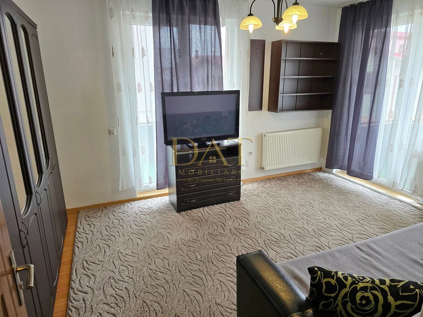 Apartament 2 camere, decomandat, parcare inclusa, zona Eroilor - Poză 2