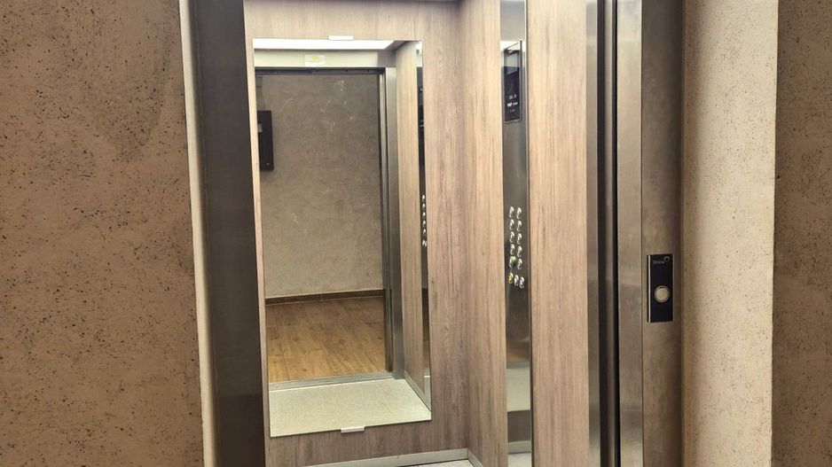 Zona Coresi, str. 13 Decembrie, apartament spațios, bloc nou, loc parcare - Poză 24