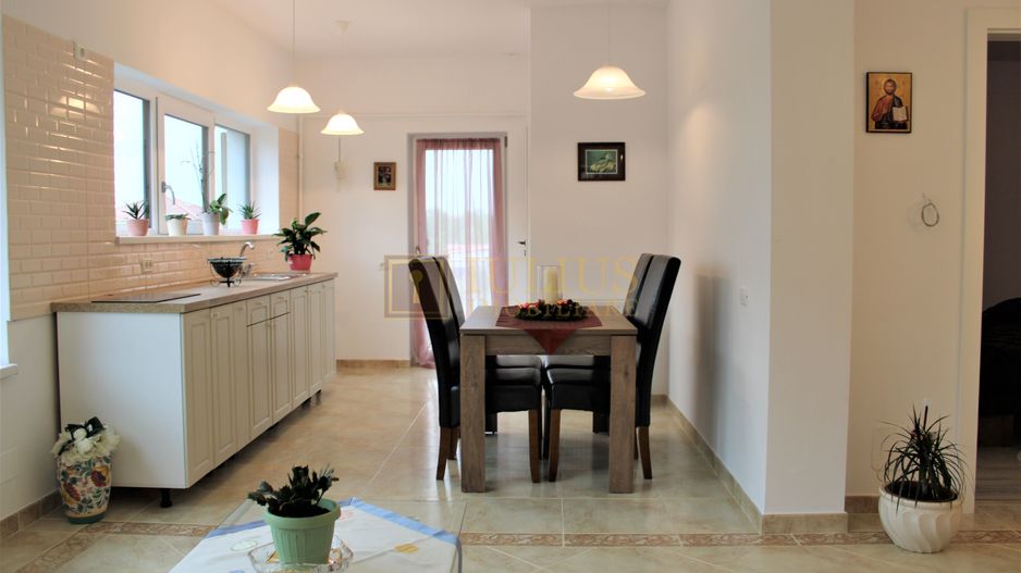 Imobil deosebit, curte spatioasa, centrala proprie, loc de parcare! - Poză 15